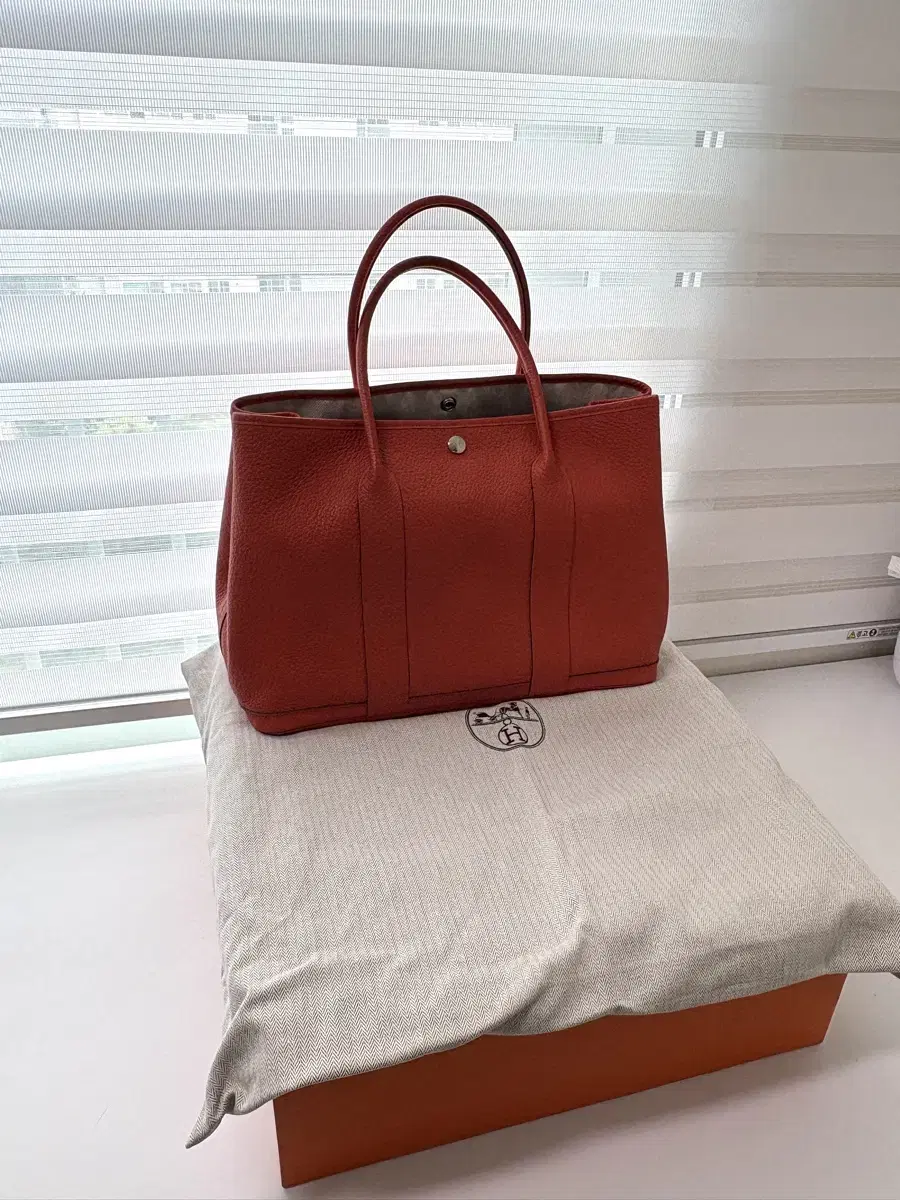 Items Similar to Saturday Eleven Tote Bag | Global Bunjang